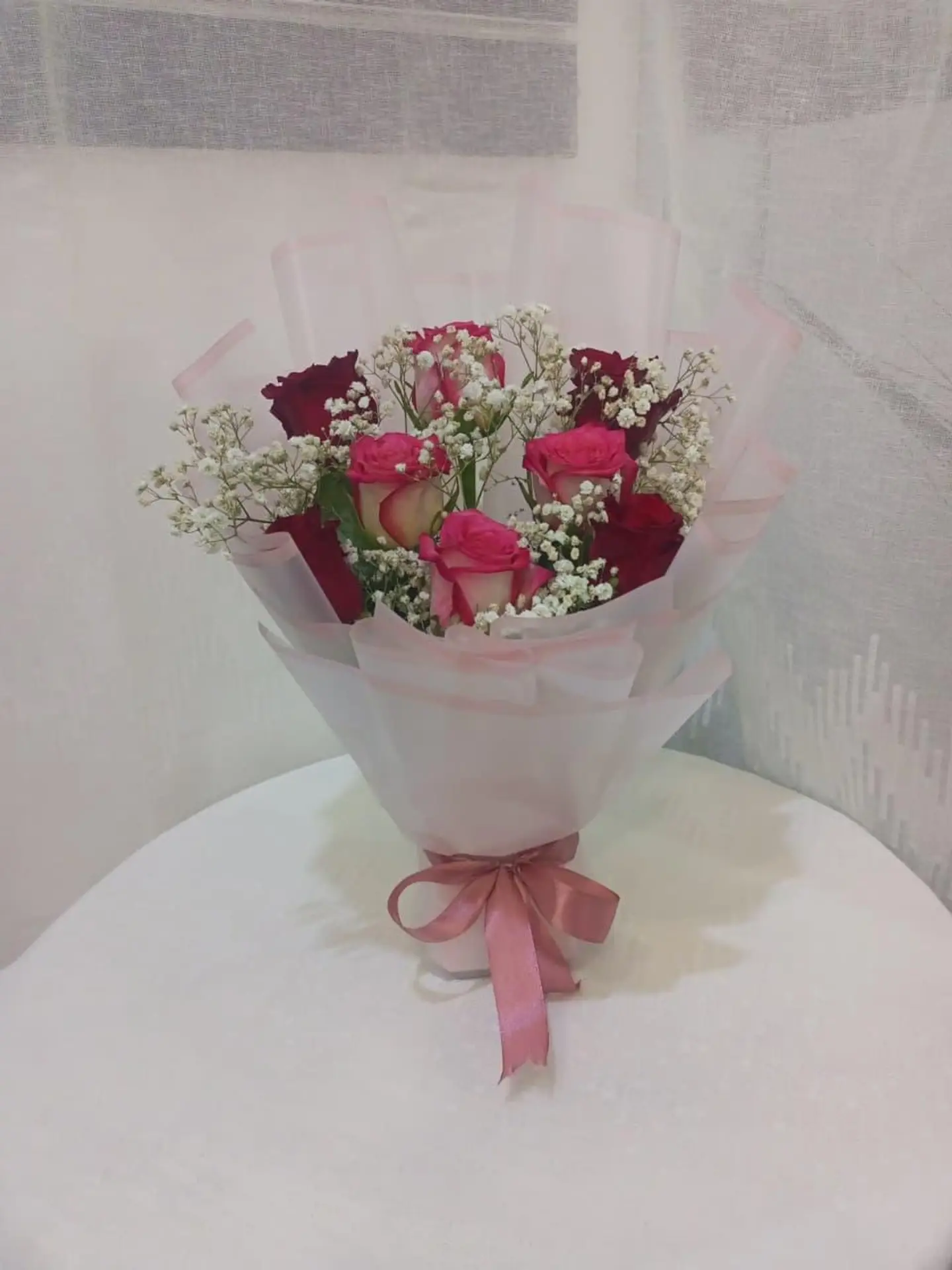 الورد الجوري مع الجيبسون