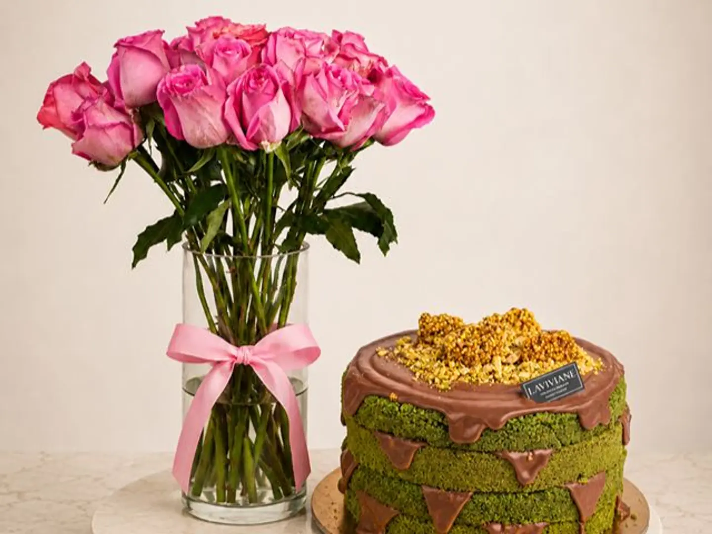 Rose Essence Vase & Pistachio Nutella Cake