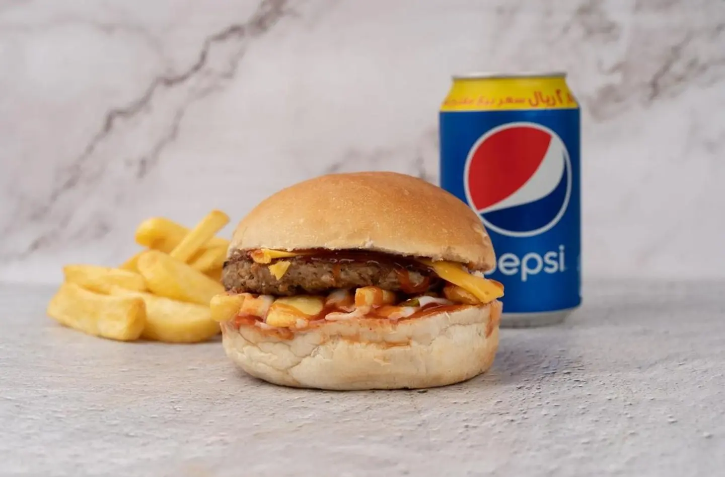 وجبة برجر لحم عالفحم