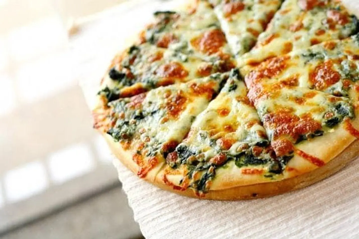 بيتزا باللبنة