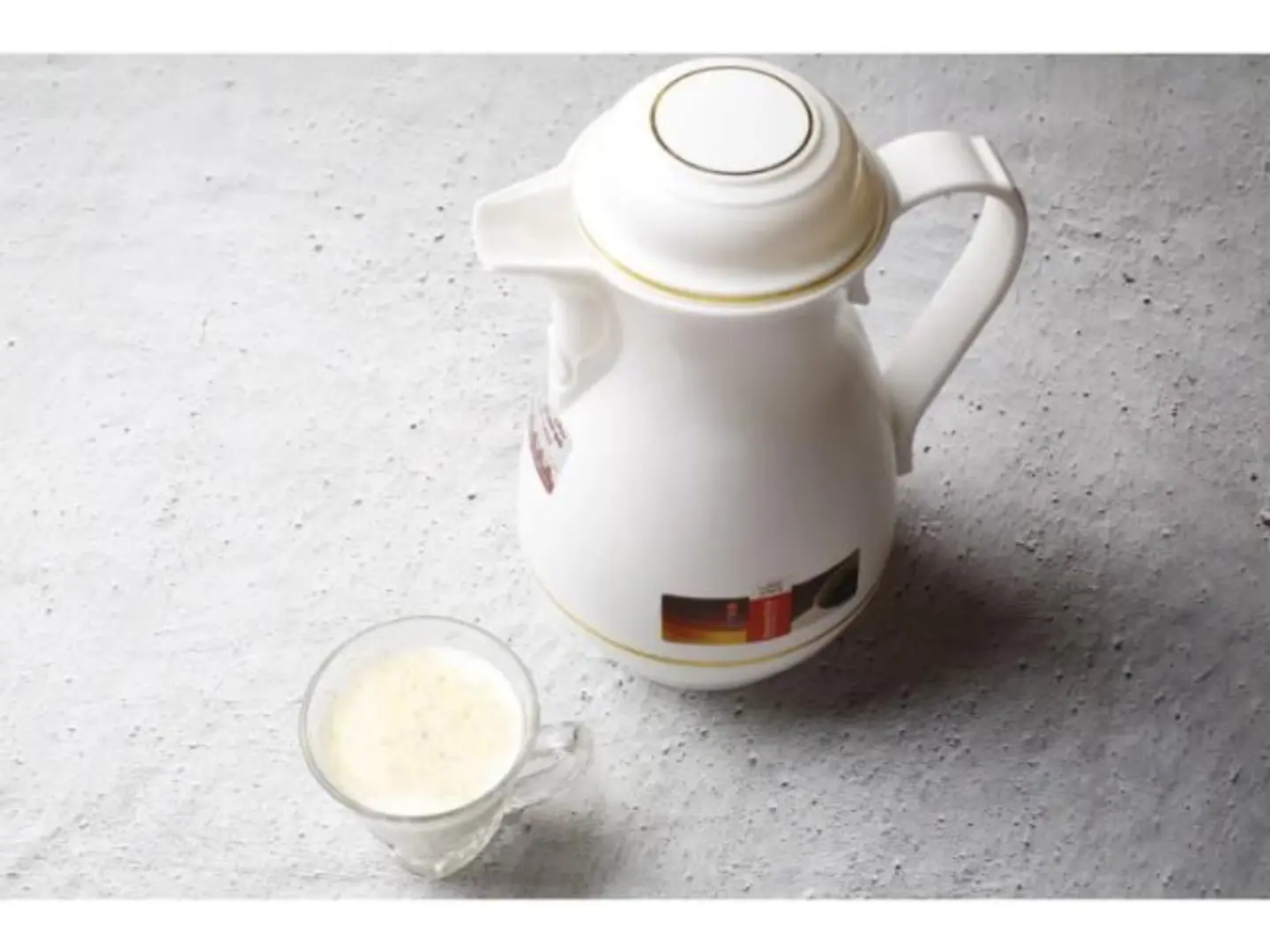 براد حليب زنجبيل مع الترمس