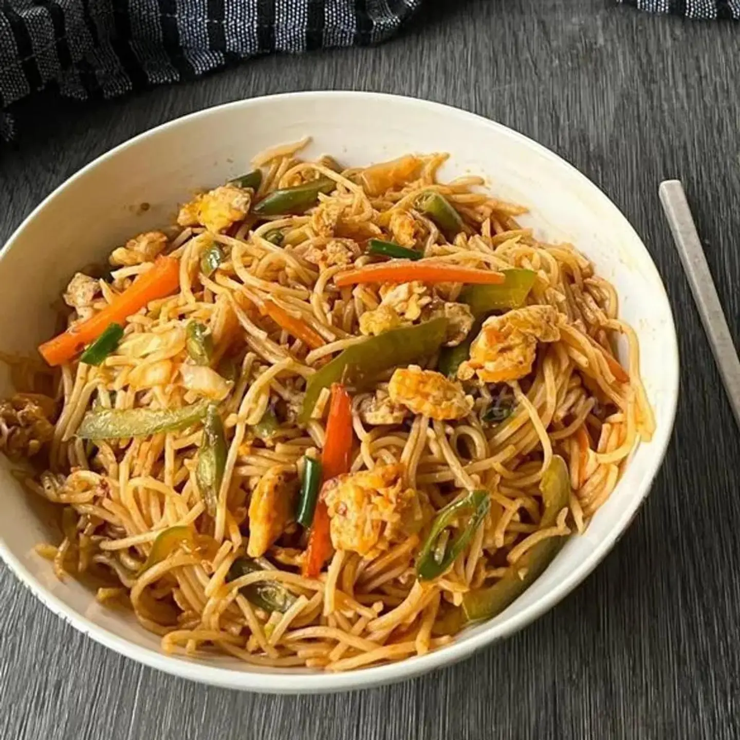 نودلز سيشوان بالدجاج