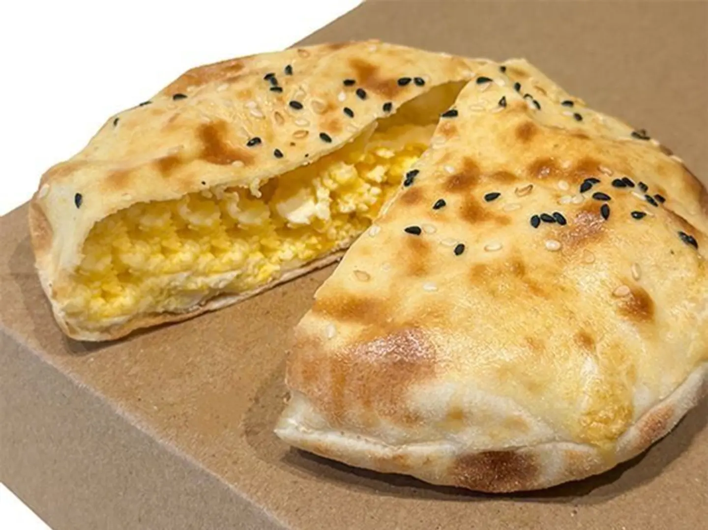 فطيرة بيض مقلي جبن