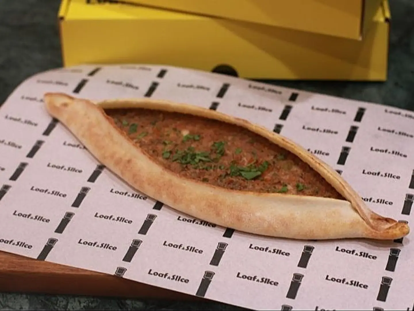 Lahm Bi Ajeen With Vegetables