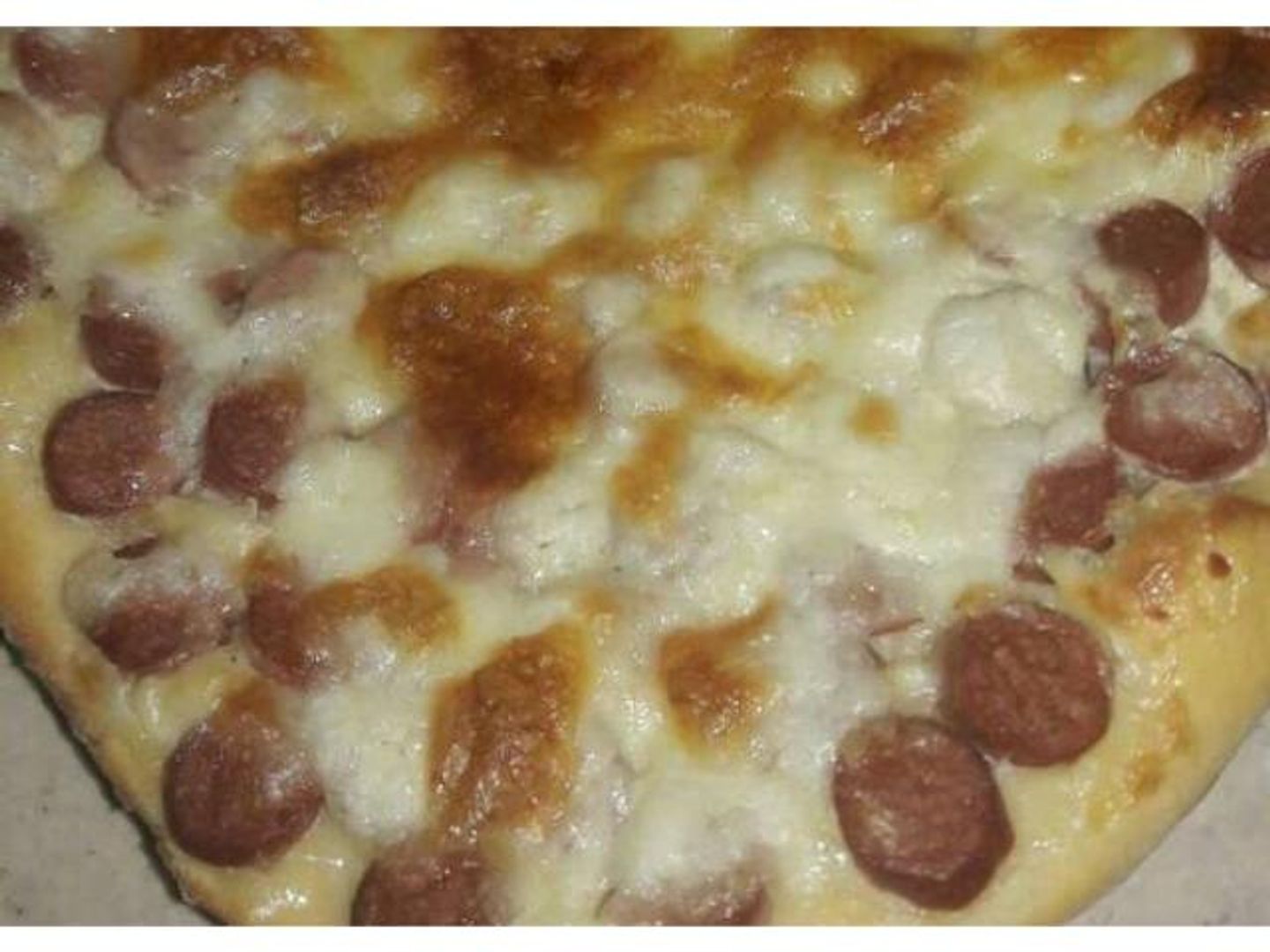 فطيرة موزاريلا نقانق