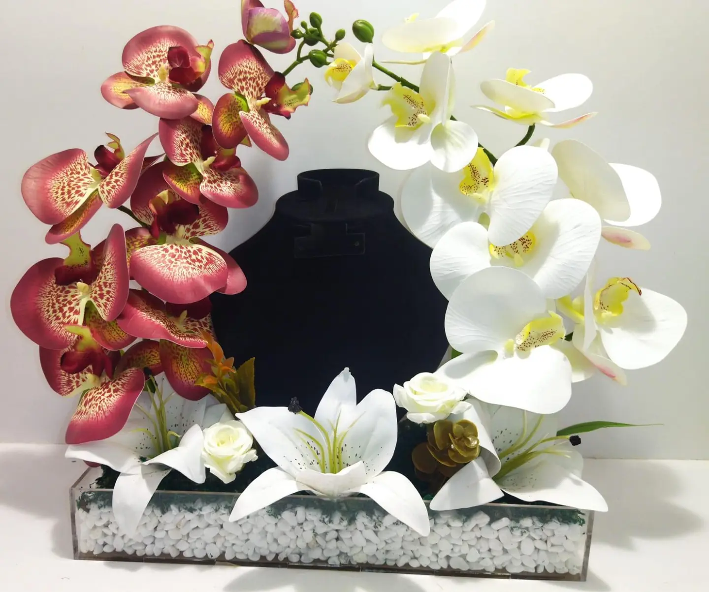A Gift Suitable With Gold Set Or Necklace