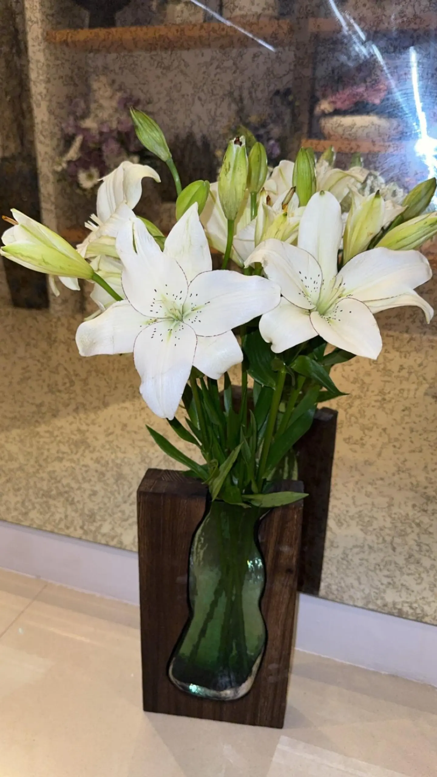 فازة خشبية انيقة مجوفة