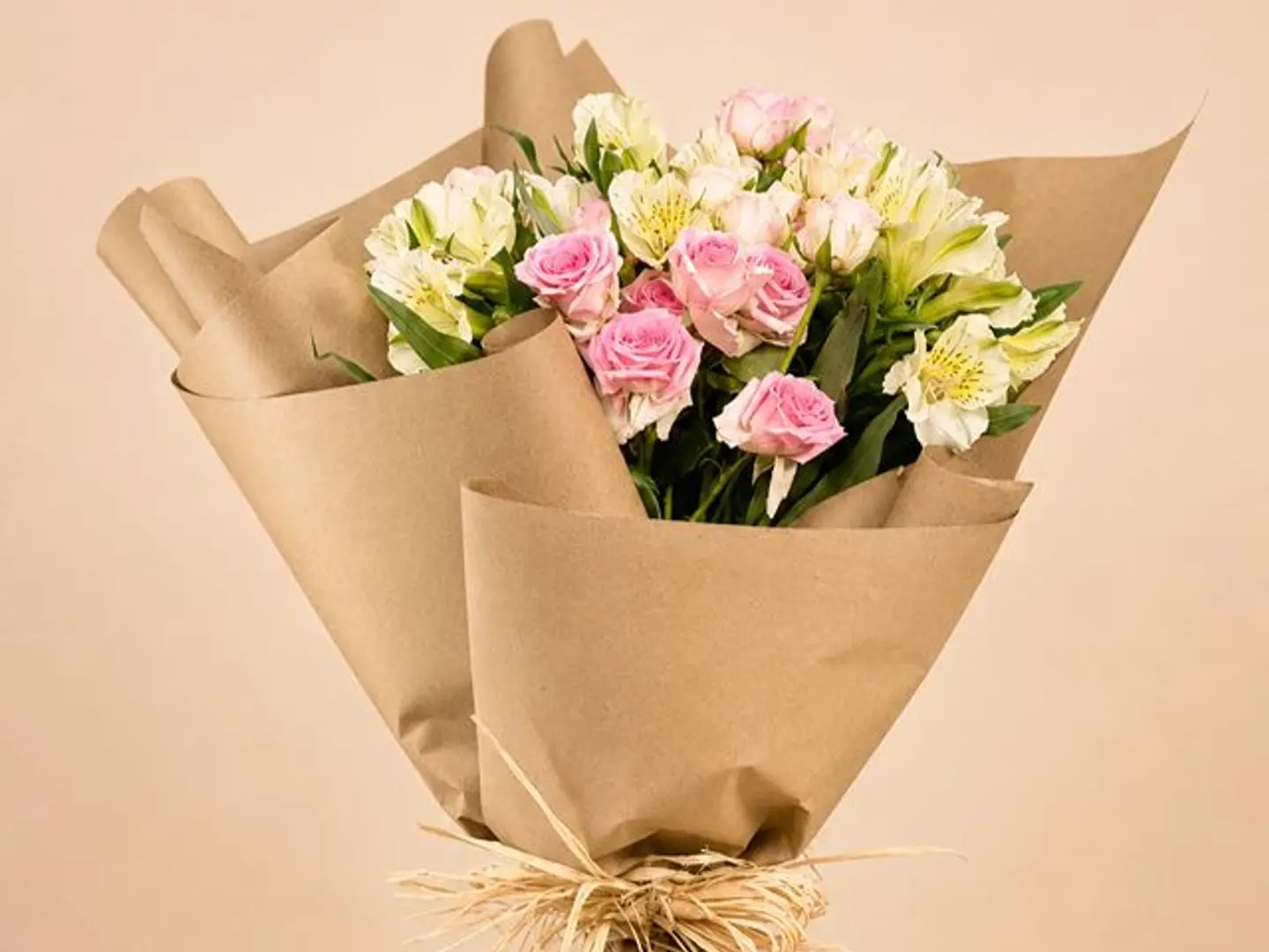 Graceful Rose & Stemeria Bouquet