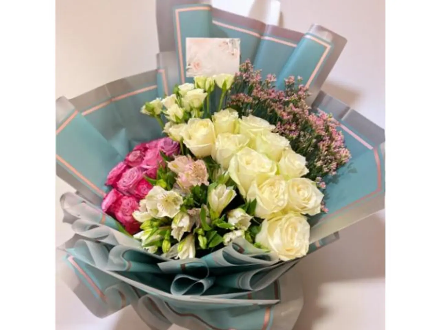 باقة ورد سحر التركواز