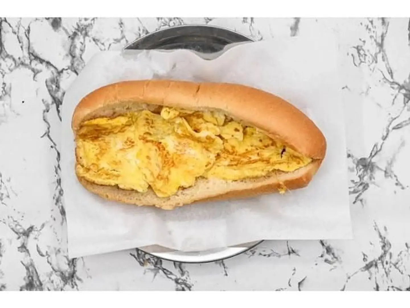 بيض عادي كامل