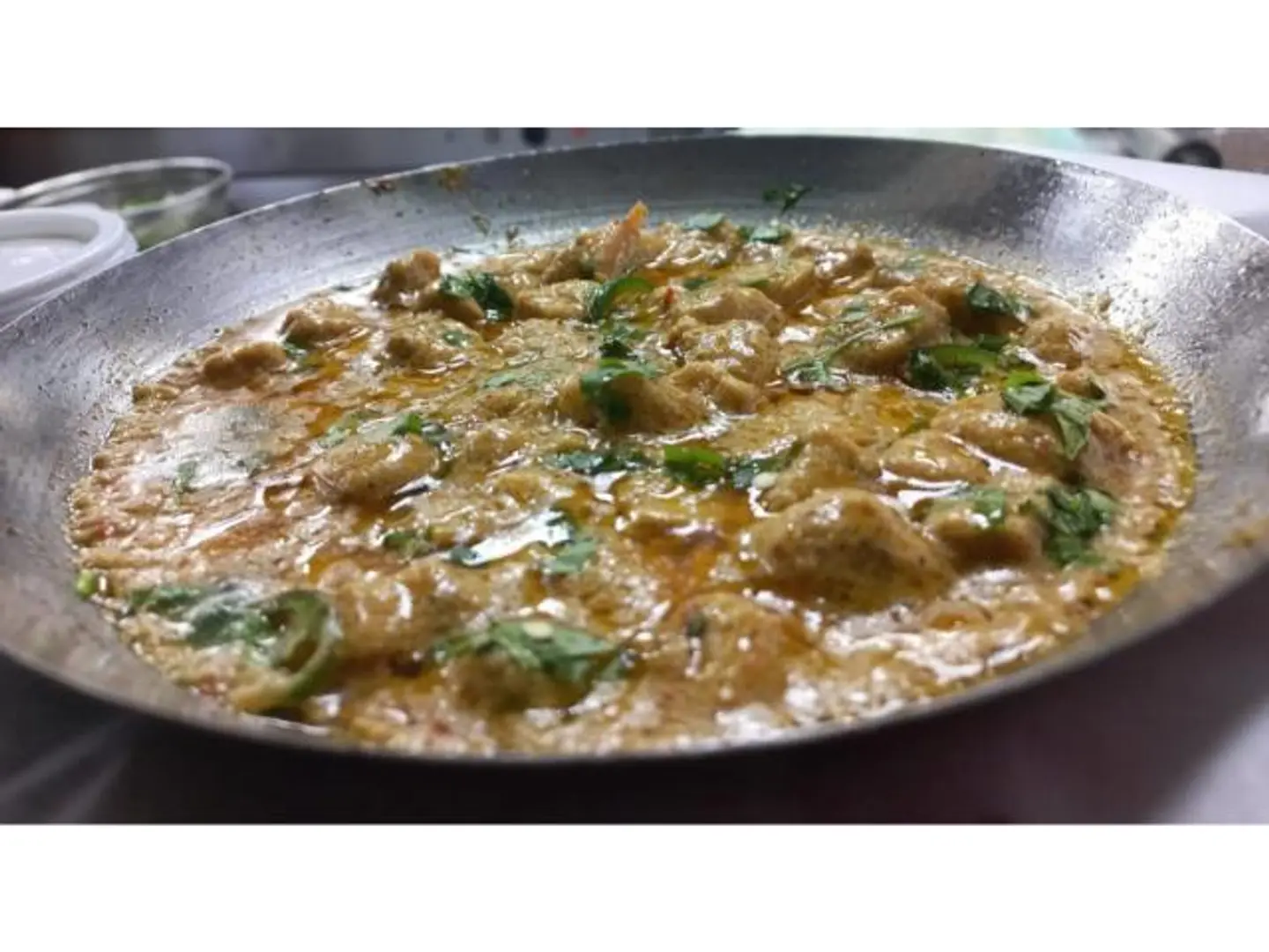 دجاج سيالكوتي الخاص