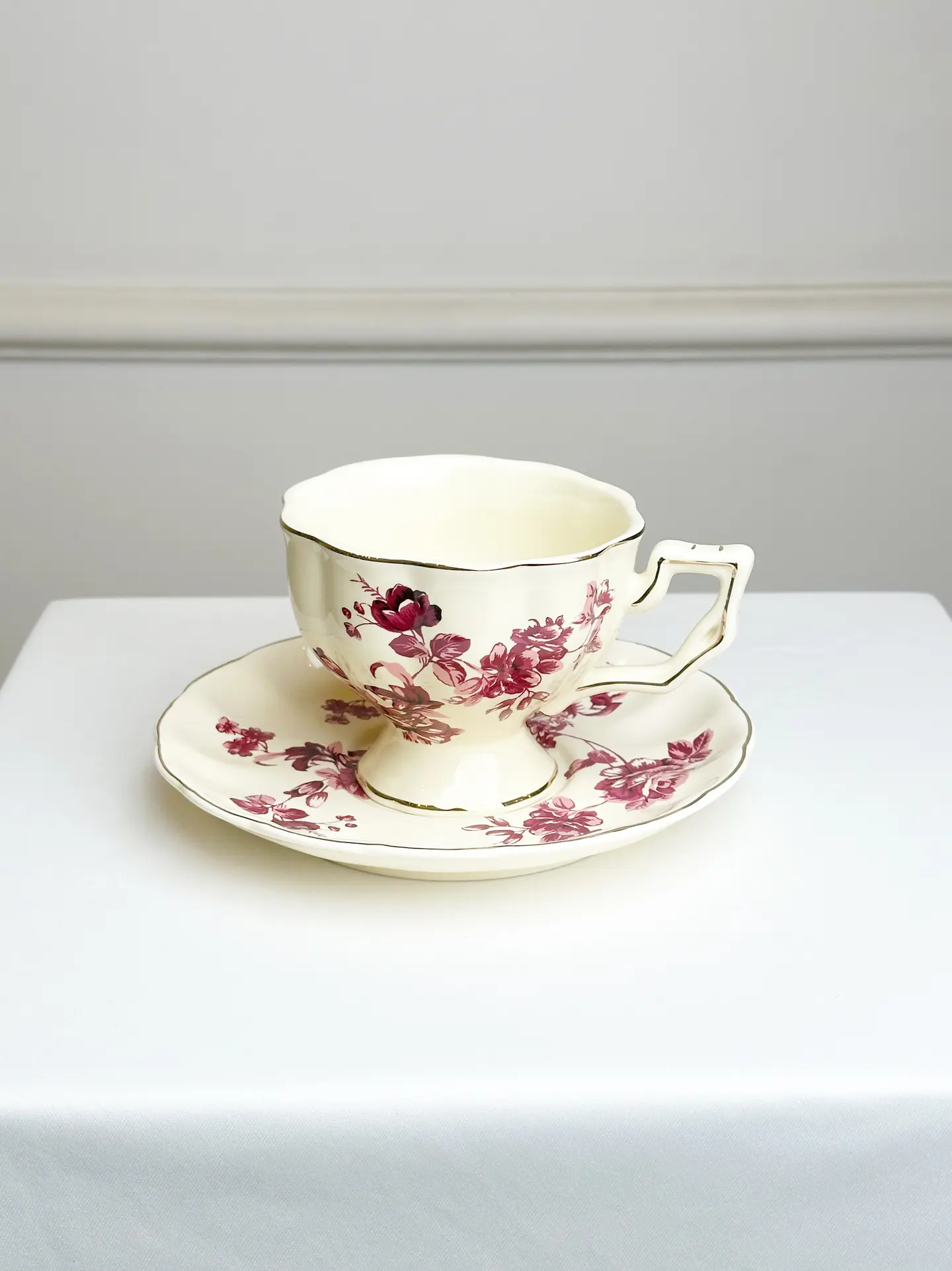 كوب سيراميك بنقش زهرات رقيقه