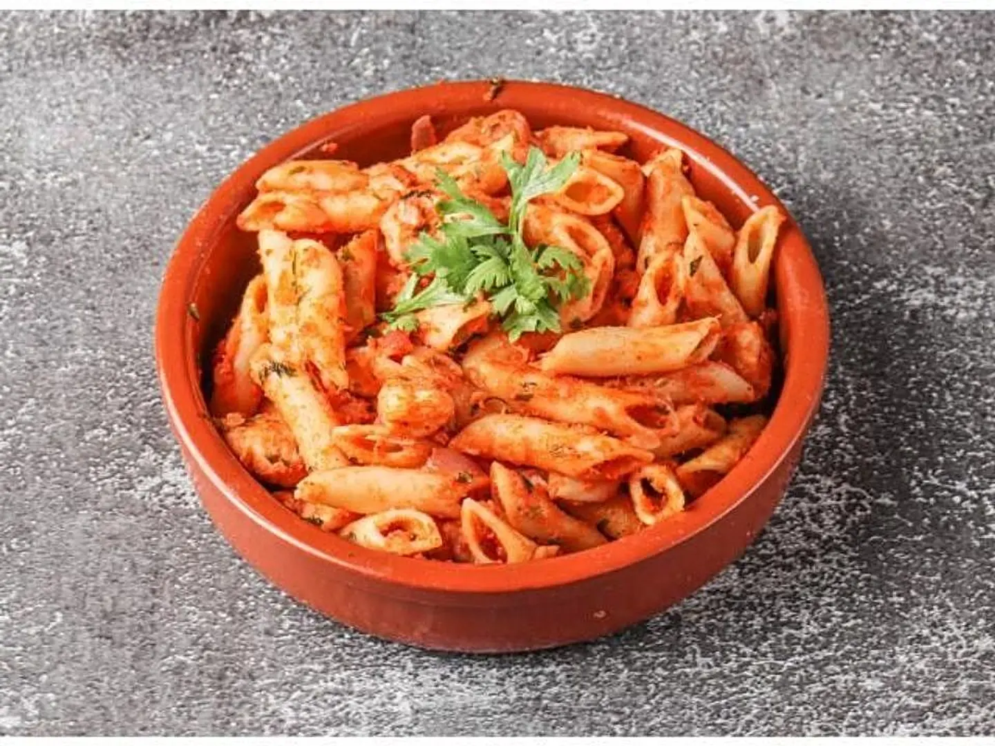 مكرونه صوص أحمر