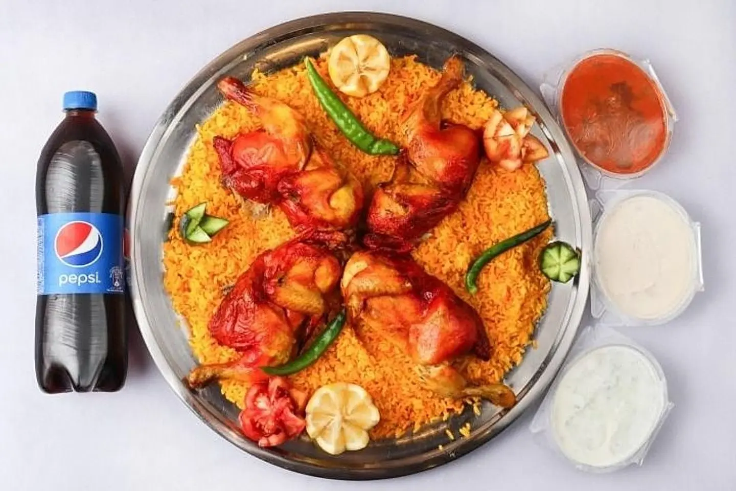 وجبة عائلية دجاج مندي أو مظبي