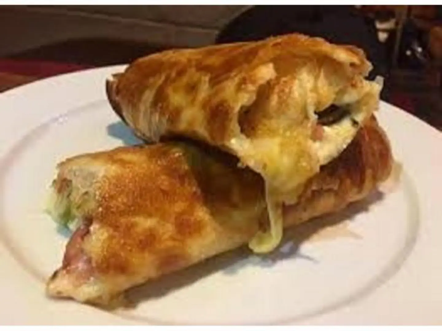 Large Mixed Cheese Roll