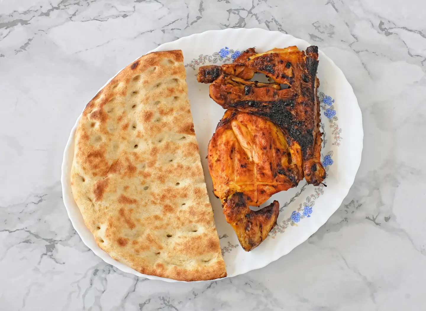 نصف دجاج على الفحم+ نص ساده مجان