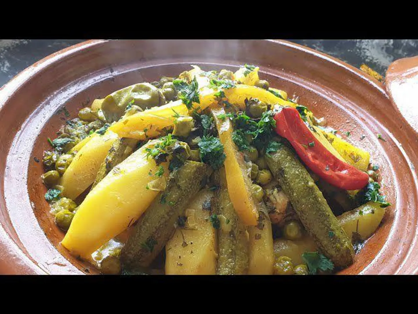 طاجين دجاج بالخضرة