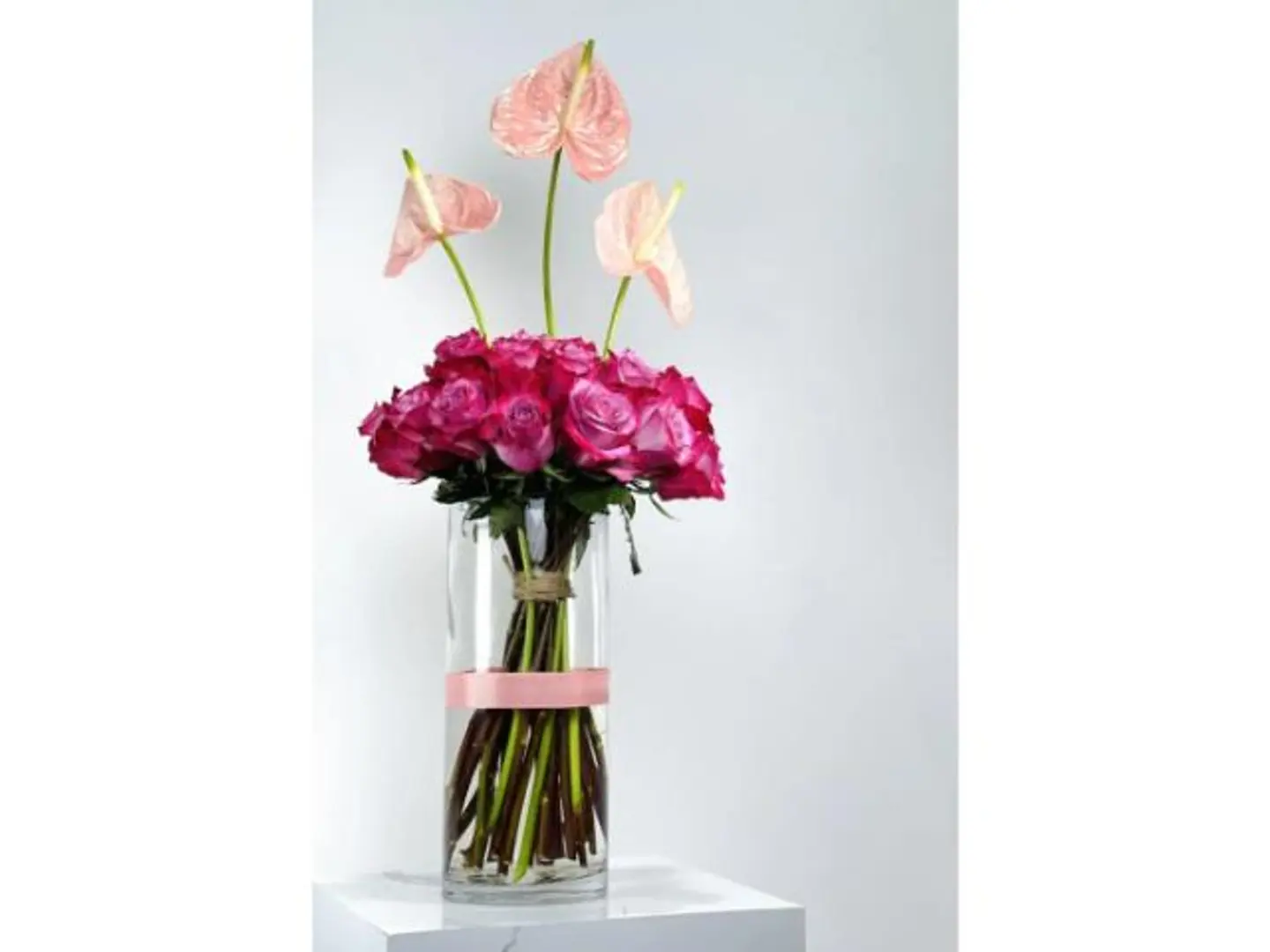 فازة زهور الاشراقة الوردية