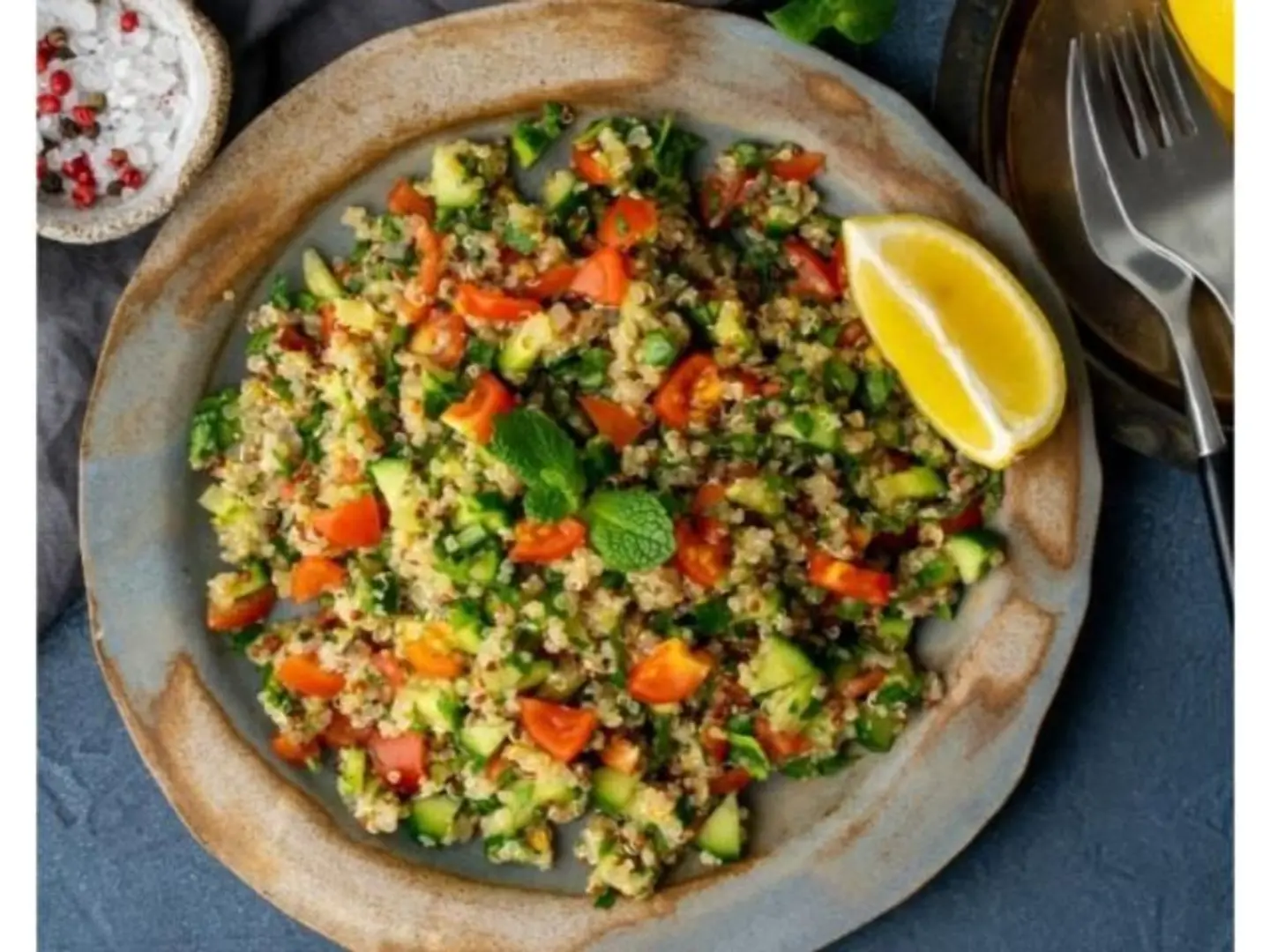 سلطـة الكينوا المقرمشة