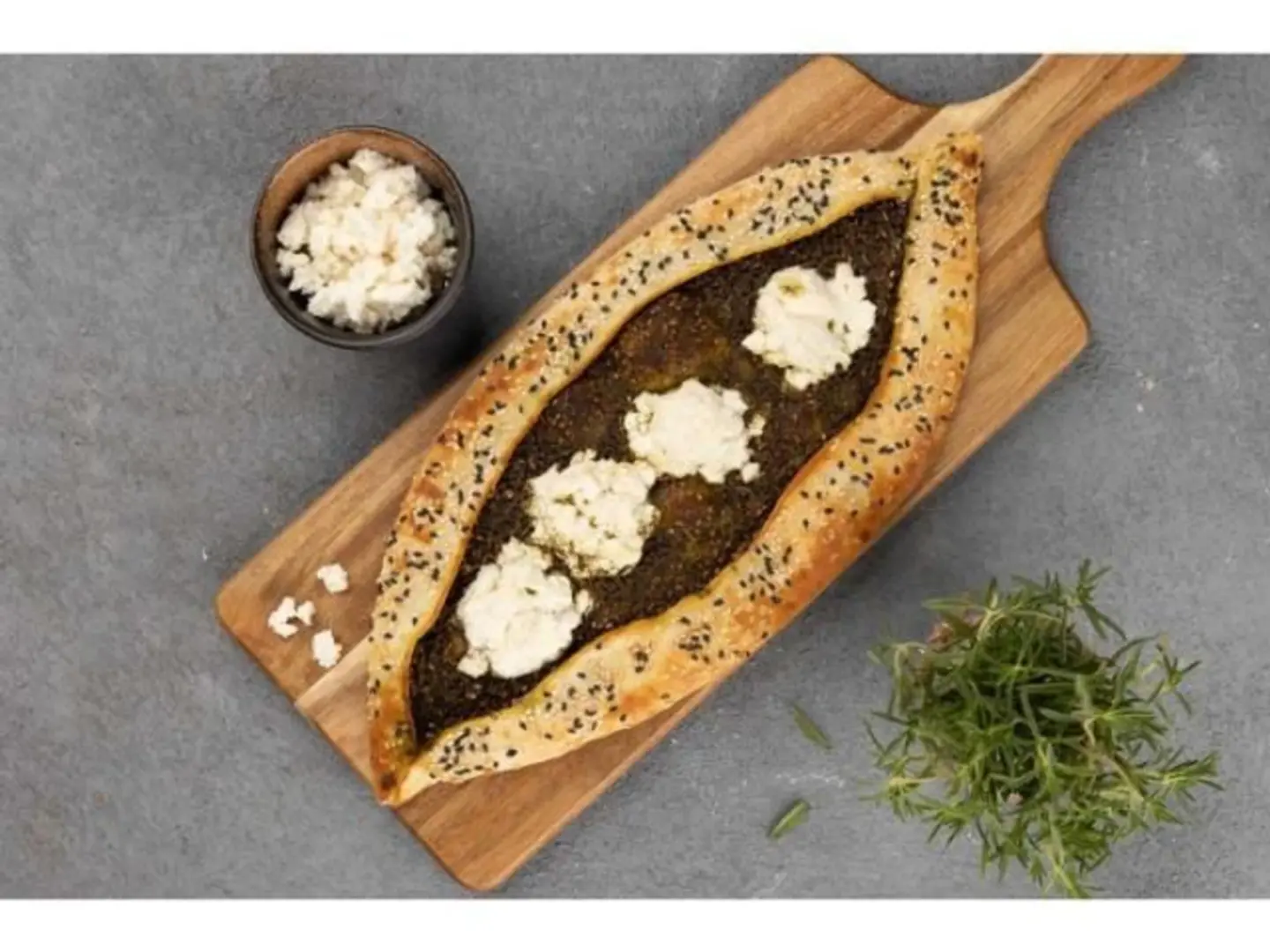 زعتر بالجبن