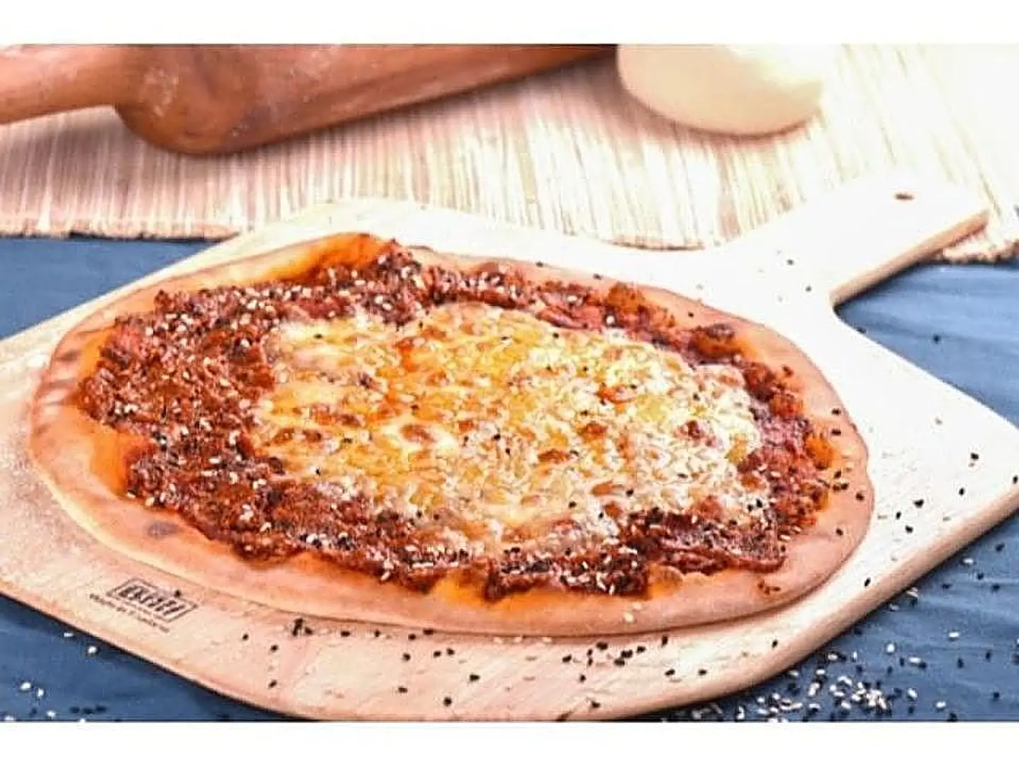 فطيرة محمرة بالجبن