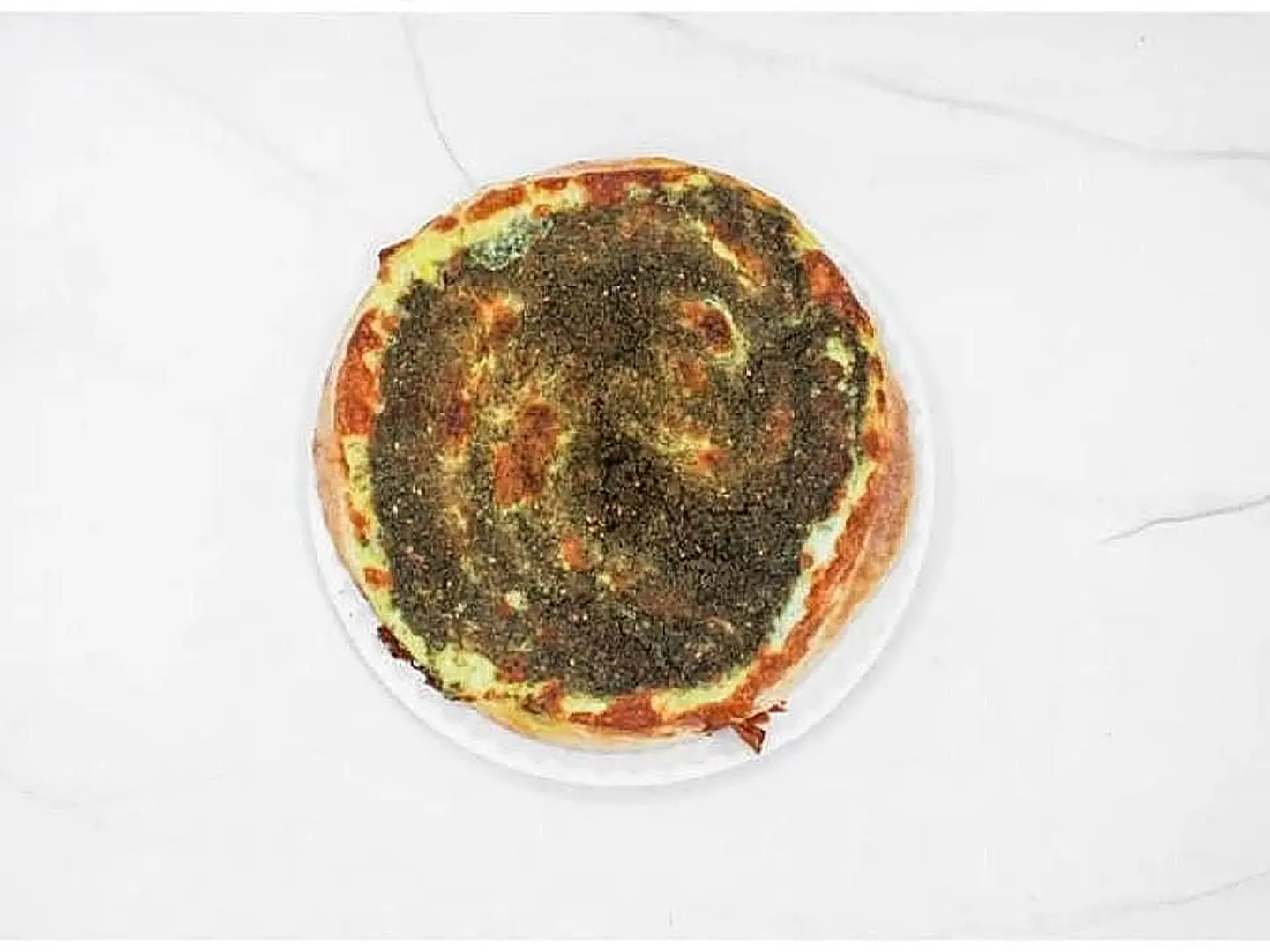 فطيرة محمرة بالزعتر