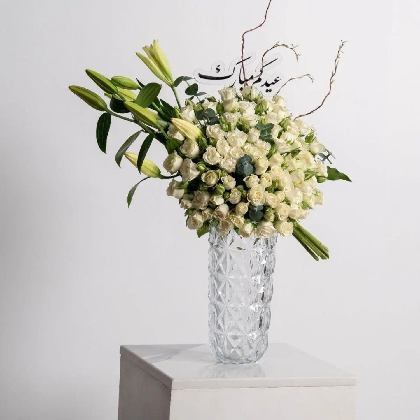 فازة كريستال أناقة العيد الأبيض