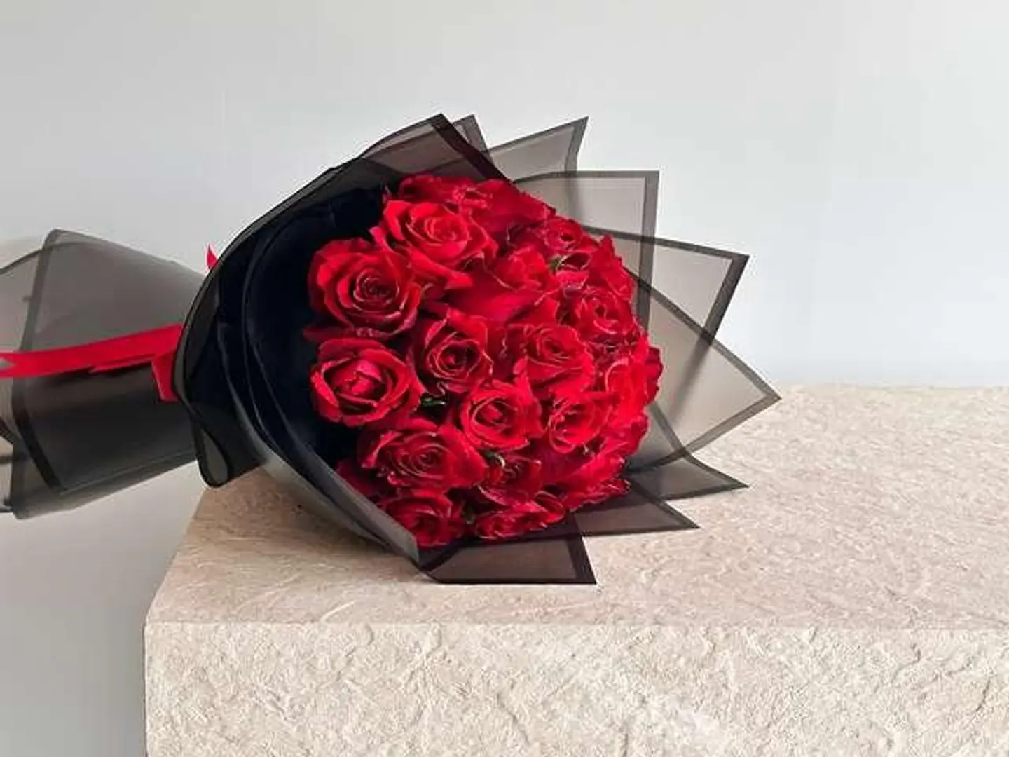 أنغام الحب الأحمر