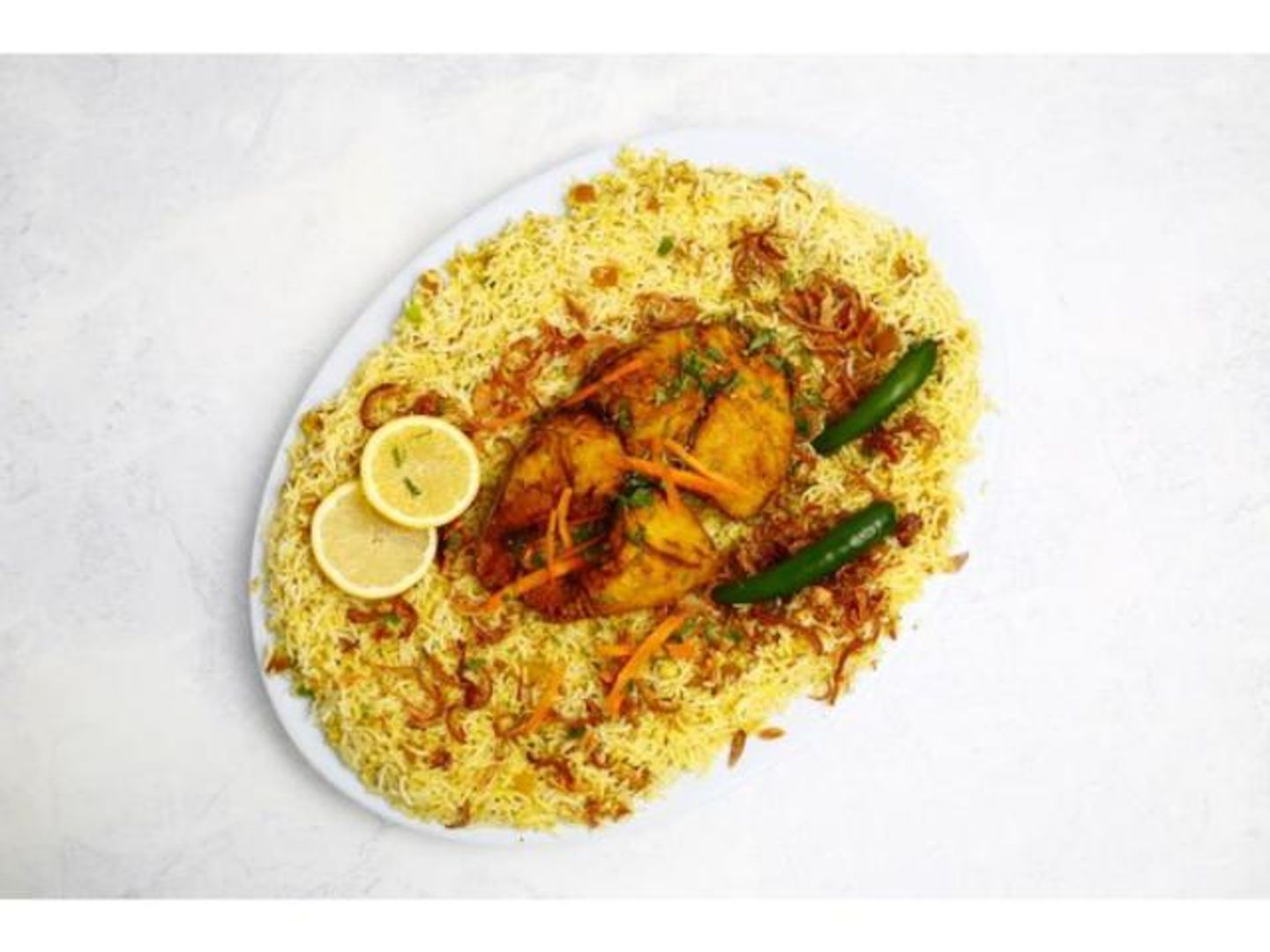 شرائح سمك 3 قطع صغيرة مع الأرز