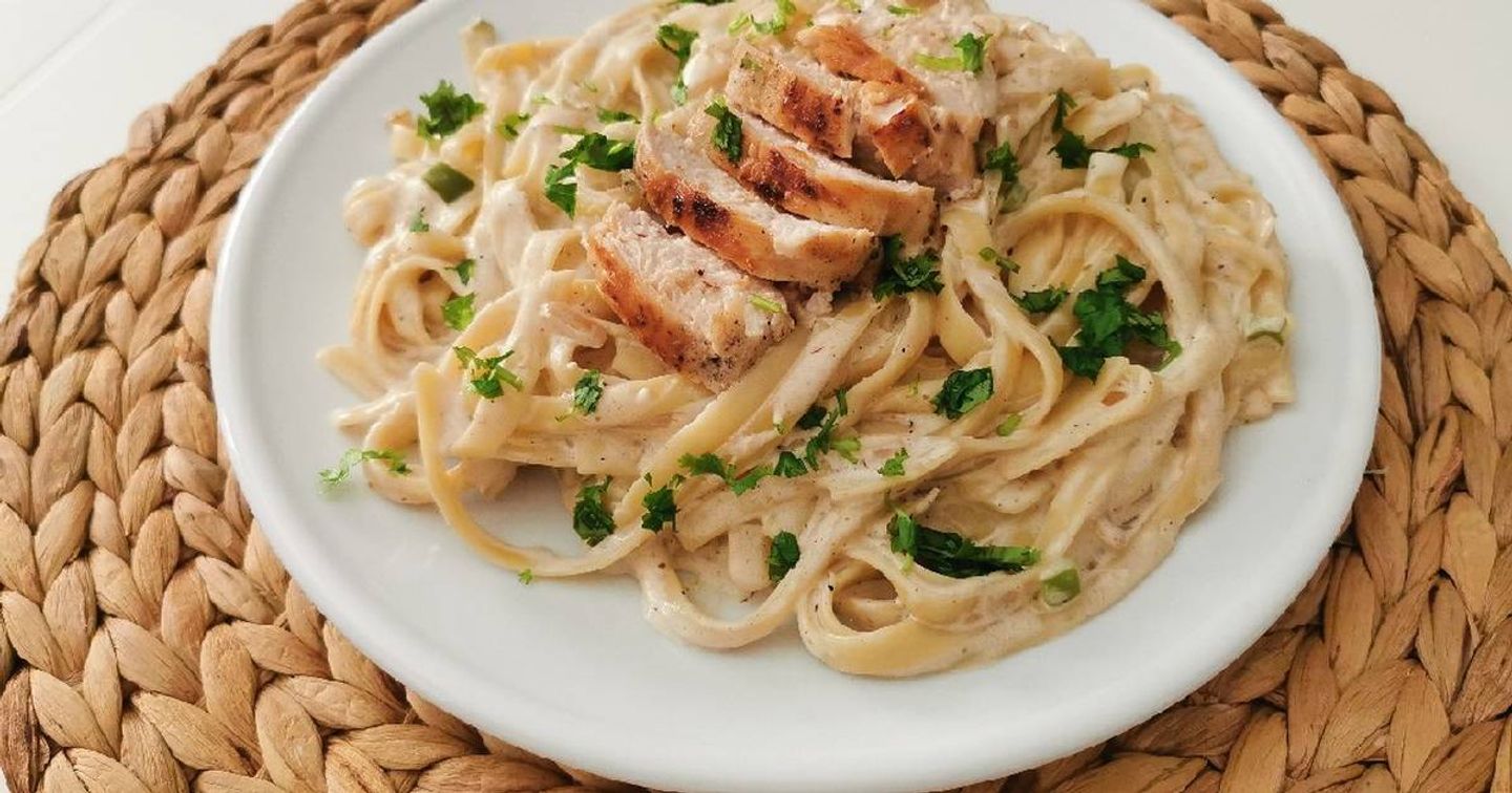 Fettuccine Alfredo