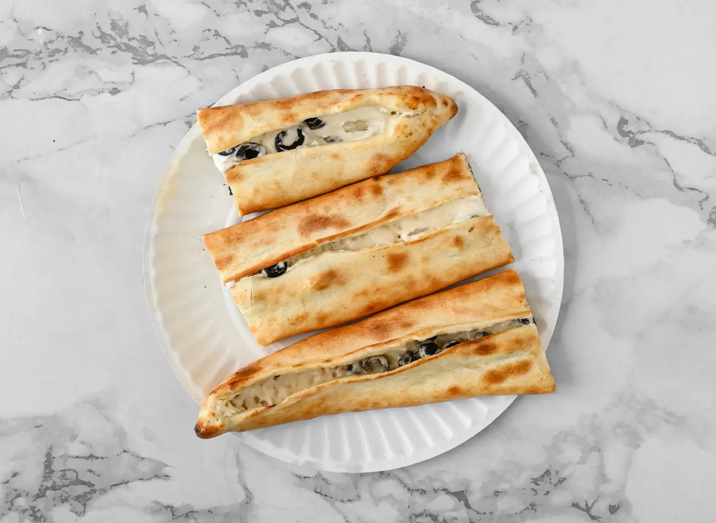 فطيرة لبنة وزيتون