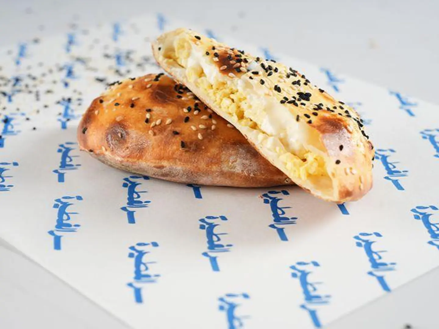 مدور بيض مسلوق لبنة