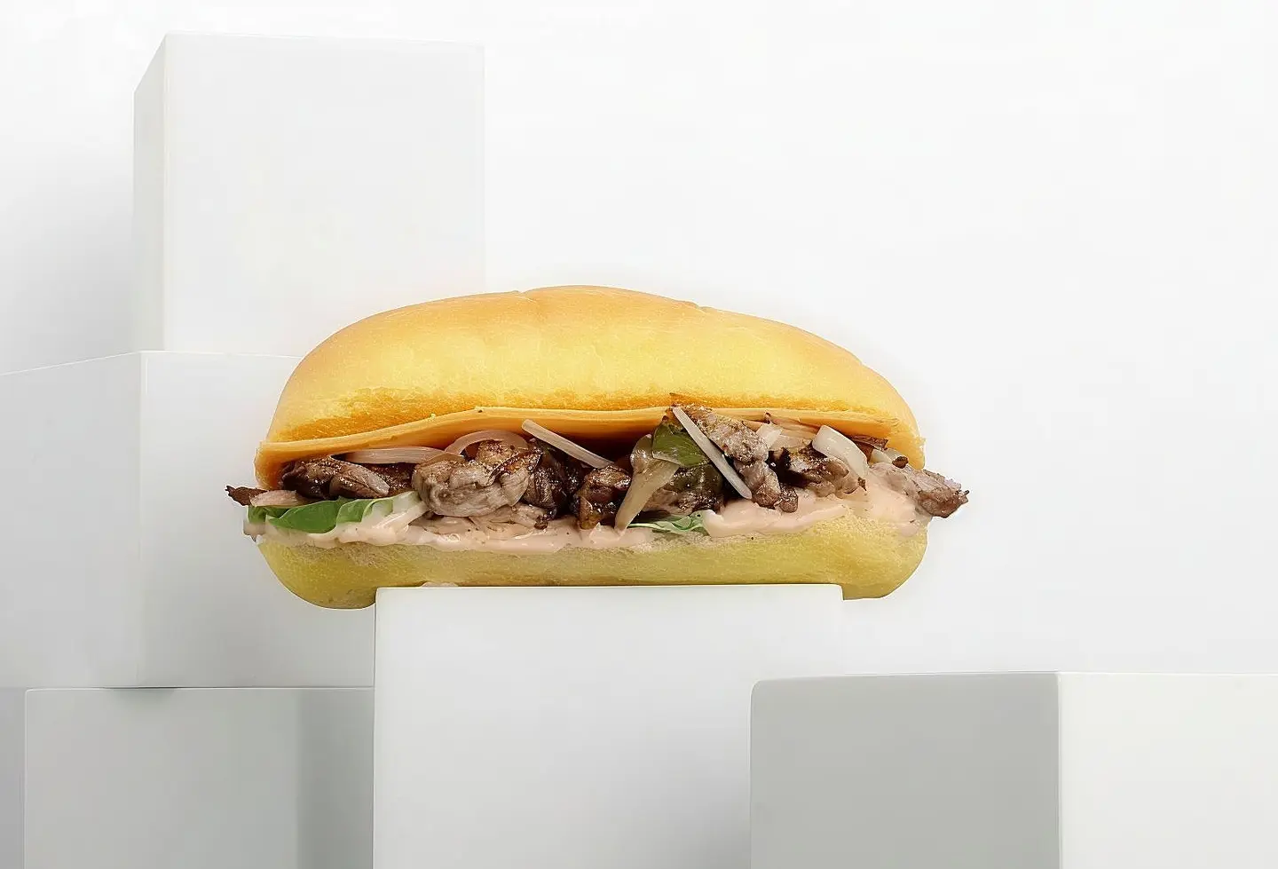 ساندوتش مقلقل لحم