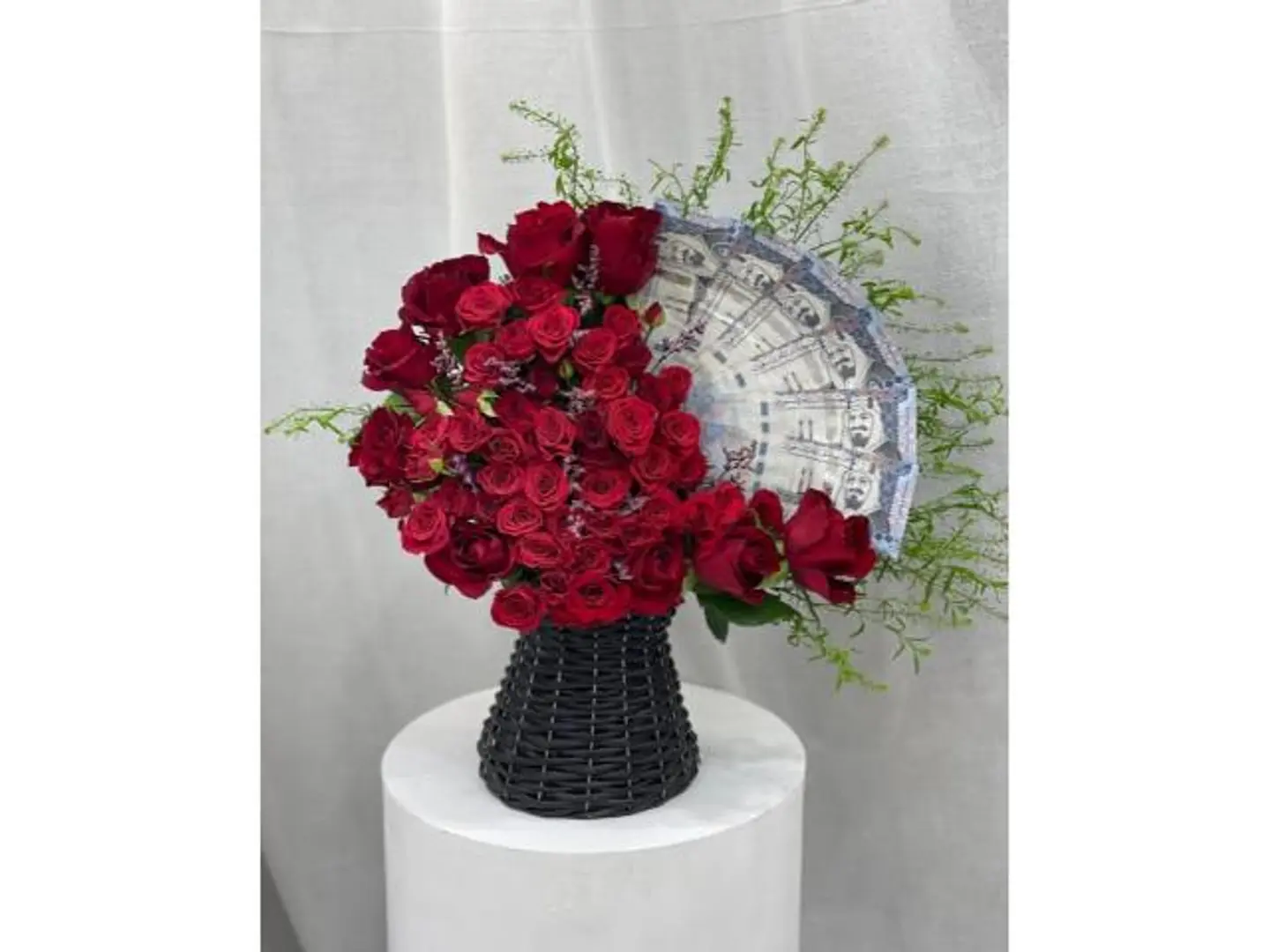 فازة ورد جوري احمر طبيعي