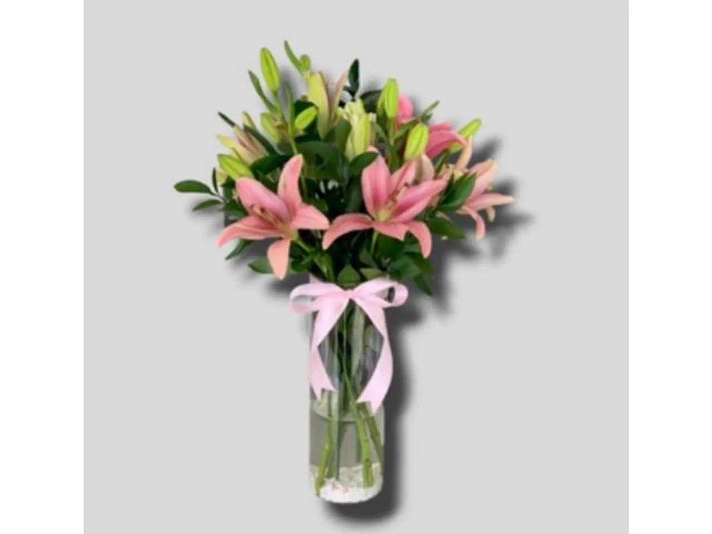 كازابلانكا وردي بفازة زجاجية أنيقة