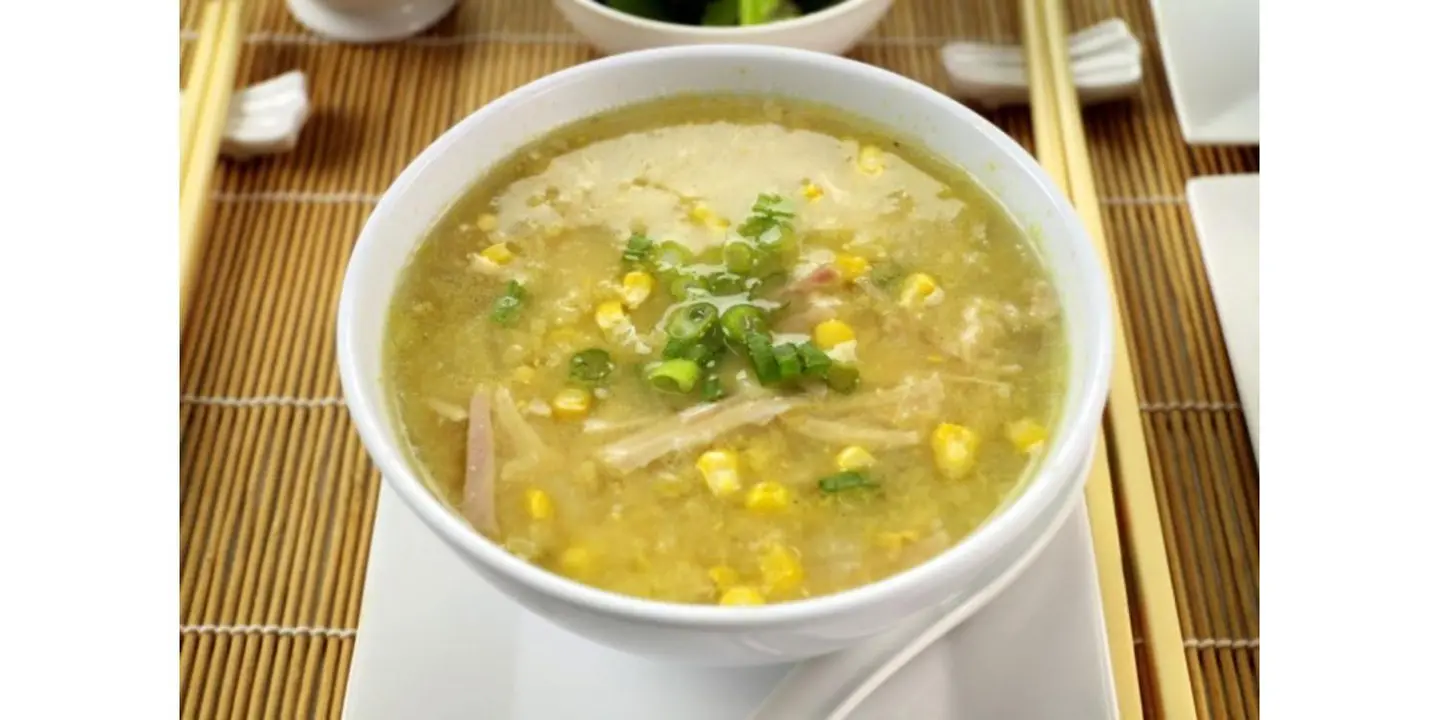شوربة صينية بالدجاج