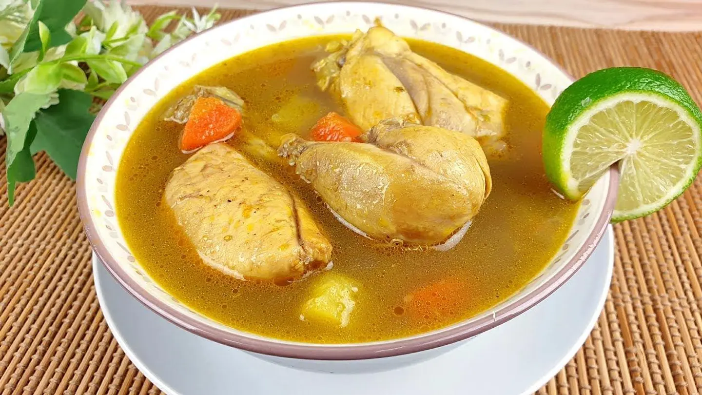 مرق مع نص دجاج
