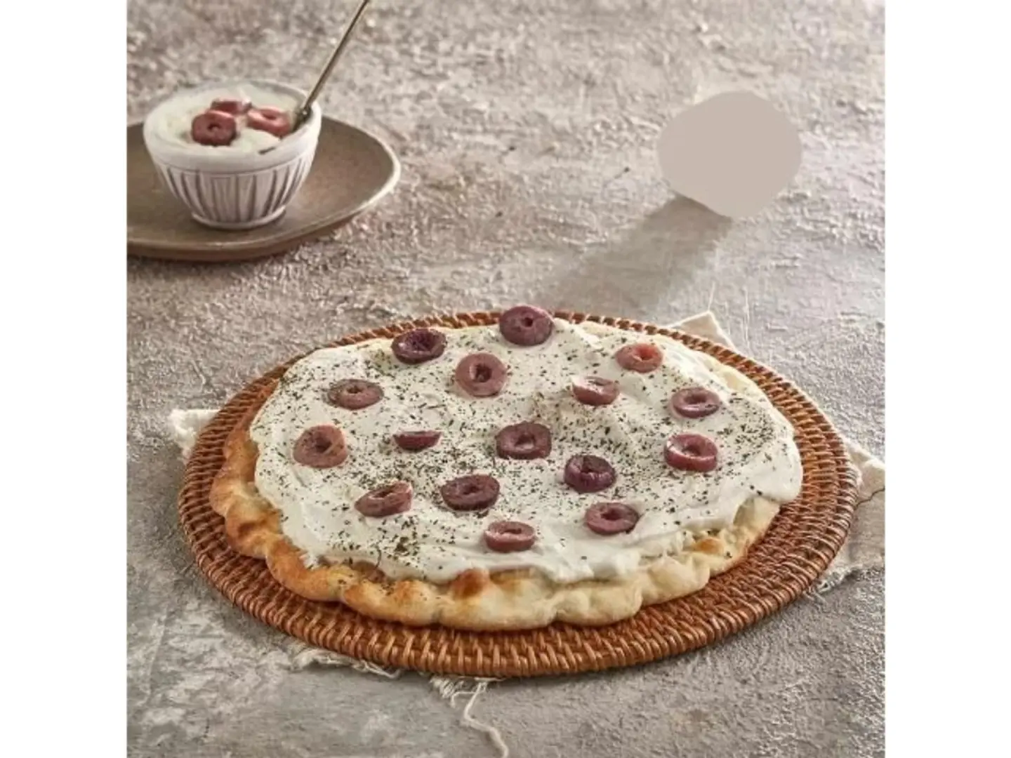 لبنة بالزبتون