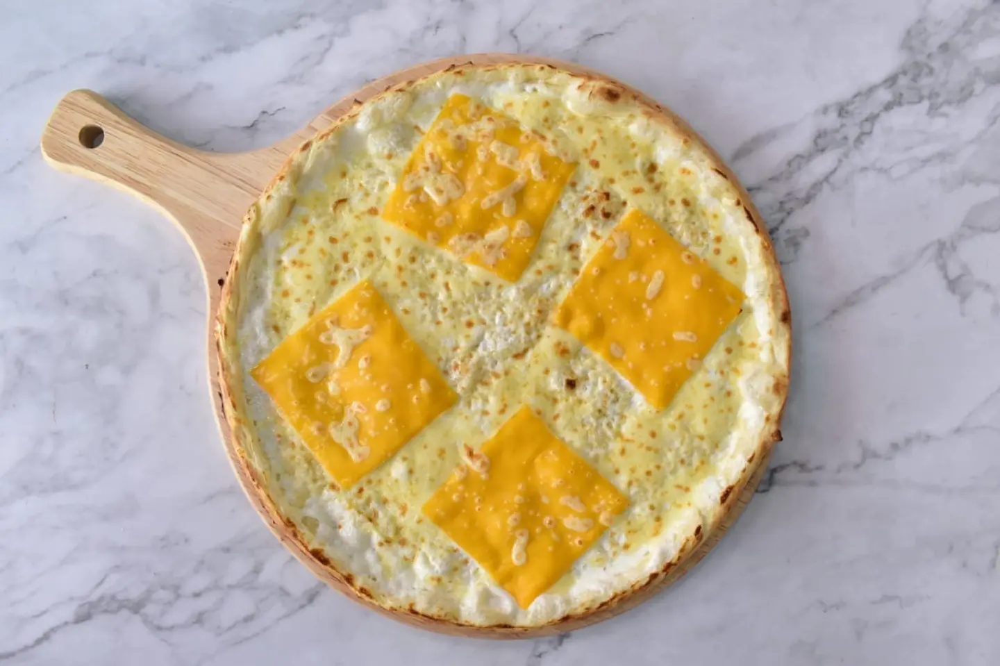 بيتزا أجبان مشكلة