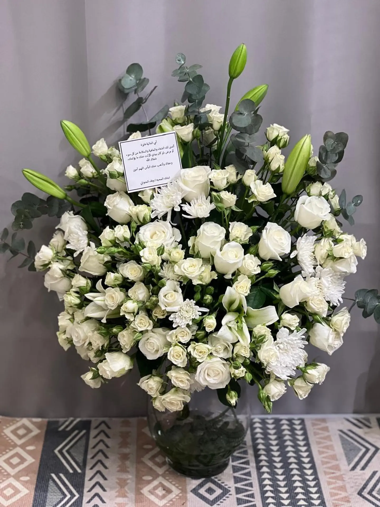 فازة الحديقة البيضاء