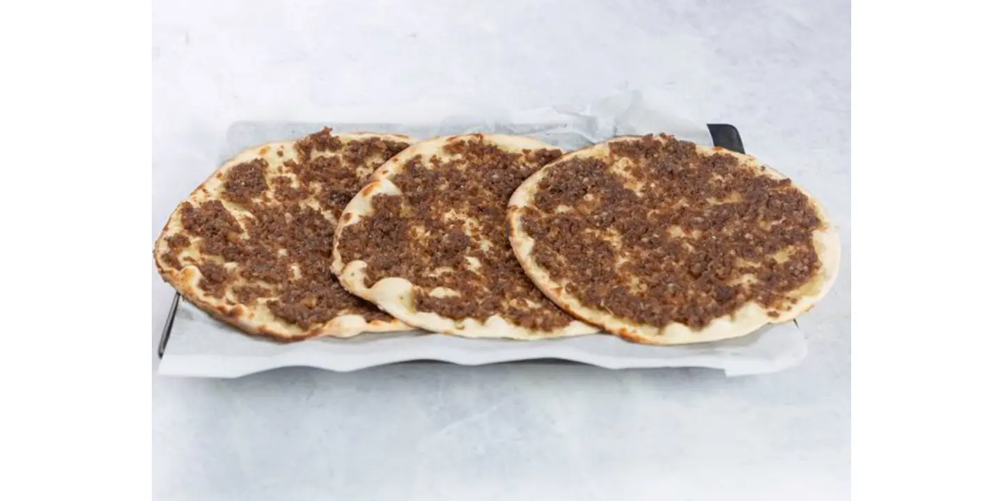 Lahmah Bel Ajeen With Pomegranate Molasses