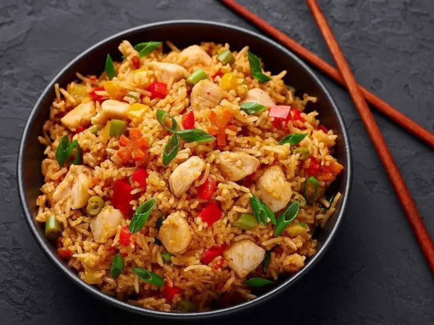 أرز مقلي بالدجاج