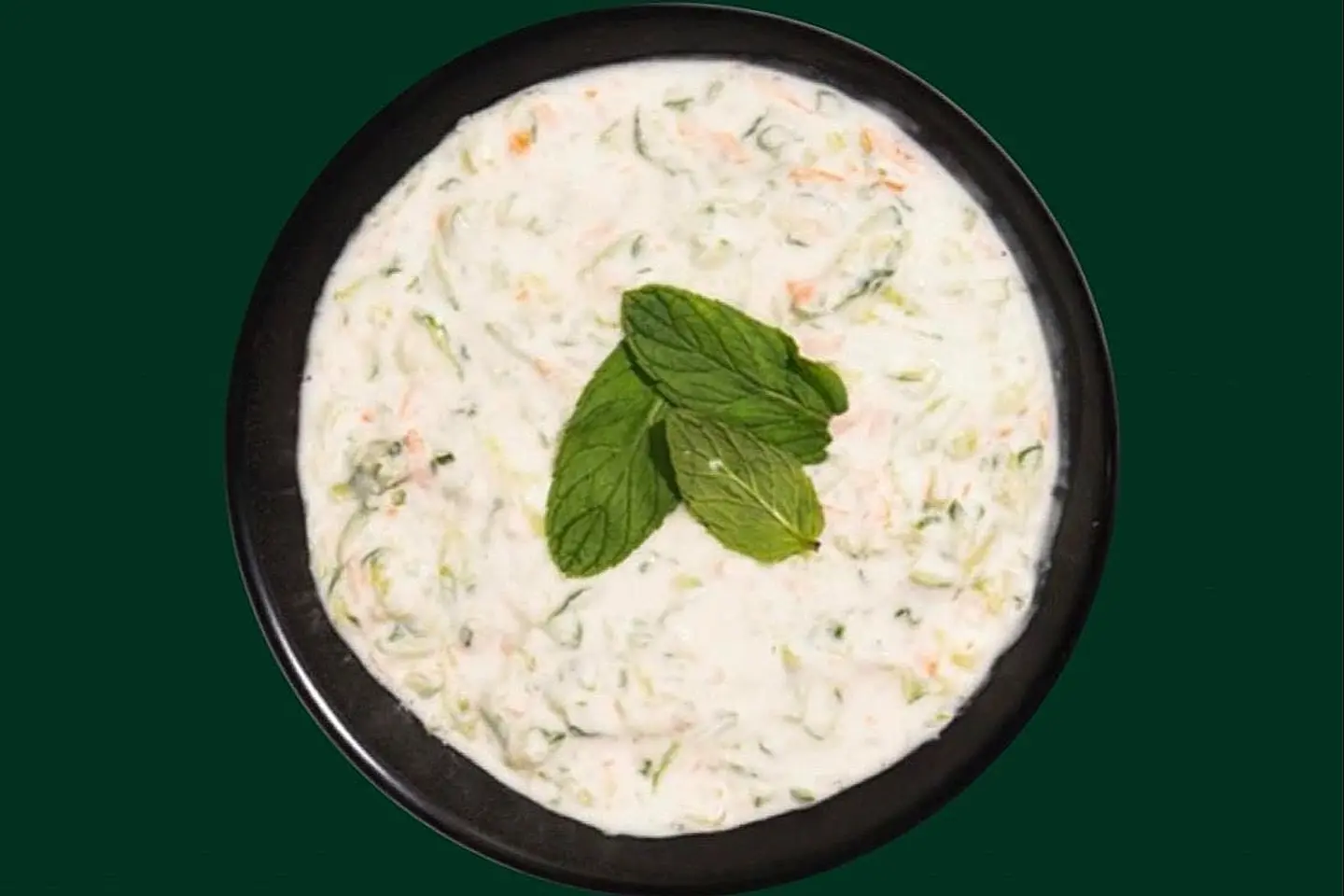 سلطة خيار بالزبادي