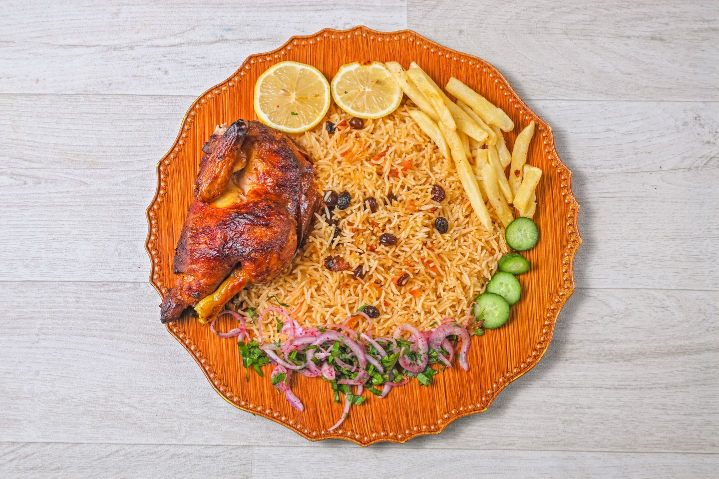 نصف دجاج شواية  مع  رز