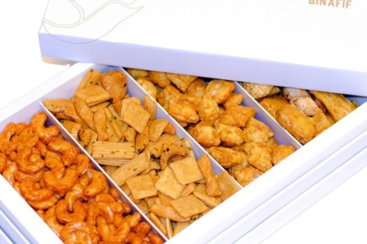 Mixed Crisps Box Chinese Nuts