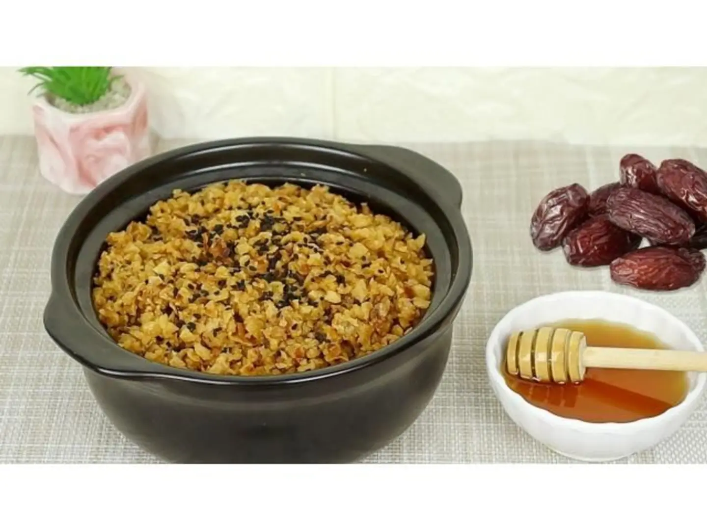 Fattah With Dates, Cream, And Cheese