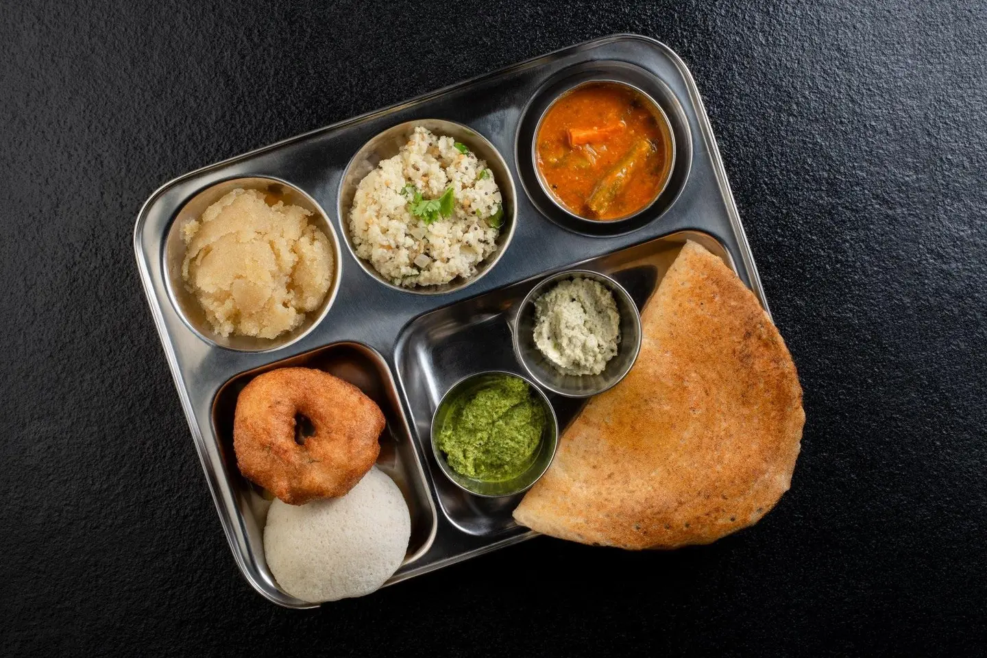 Mini Tiffins 2 Idly,1 Poori, 1 Vada, 1 Mini Dosa And 1 Umpa