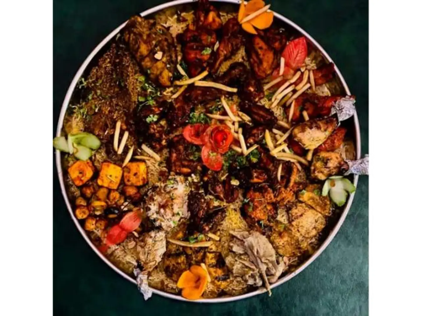Al Madinah Family Feast For 4 To 5 Persons
