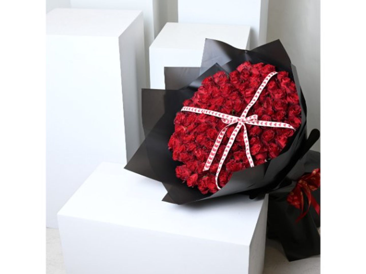 باقة 100 روز أحمر