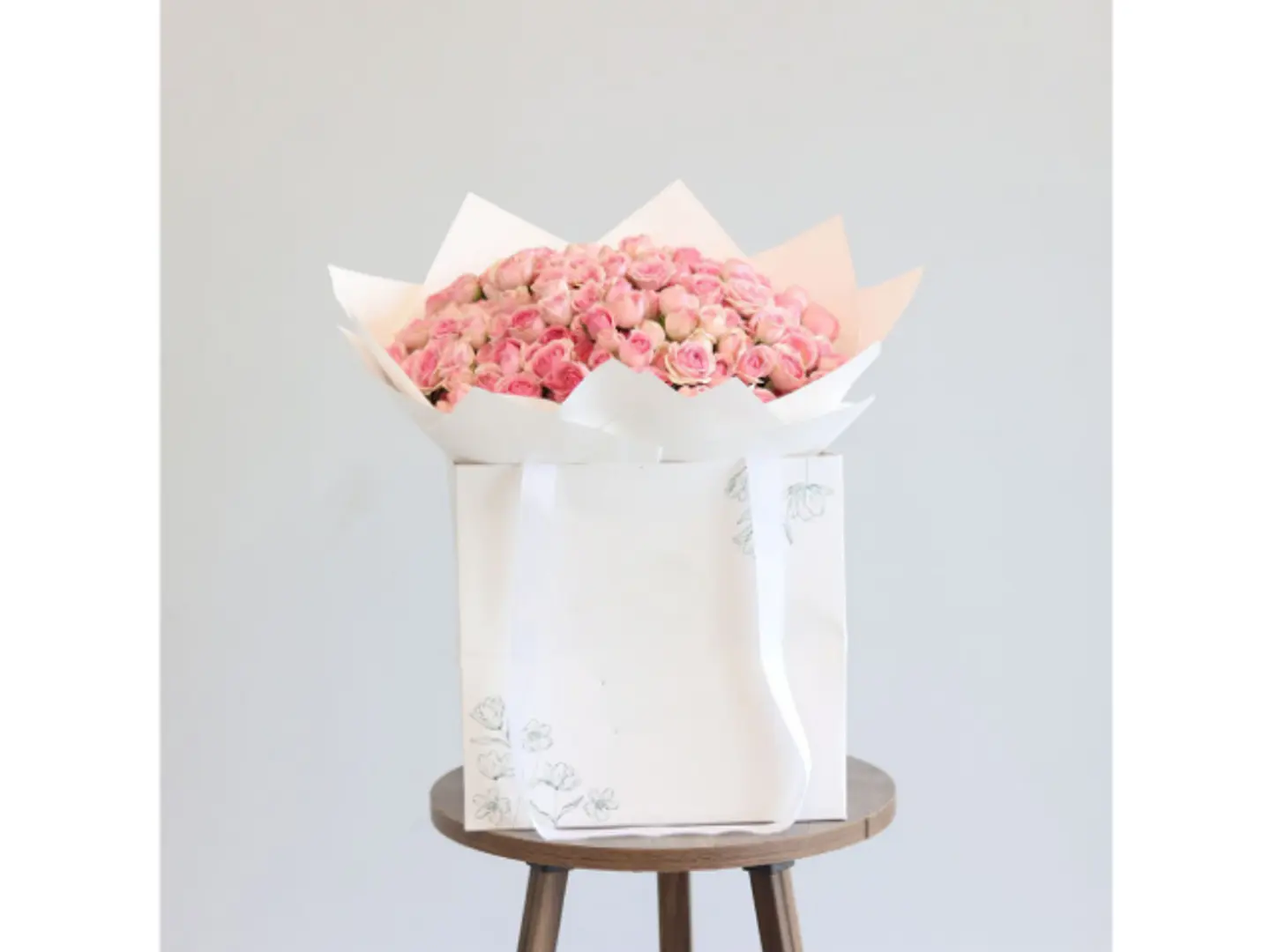 باقة عرش الورد الوردي